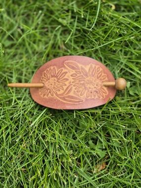 Hand-Tooled Leather Hair Accessory with Floral Design - Brown